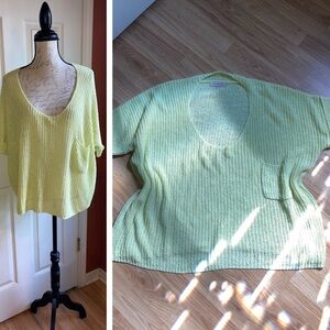 Ces Femme Pastel Chartreuse Yellow Knit Short Sleeve Relaxed Top sz Small